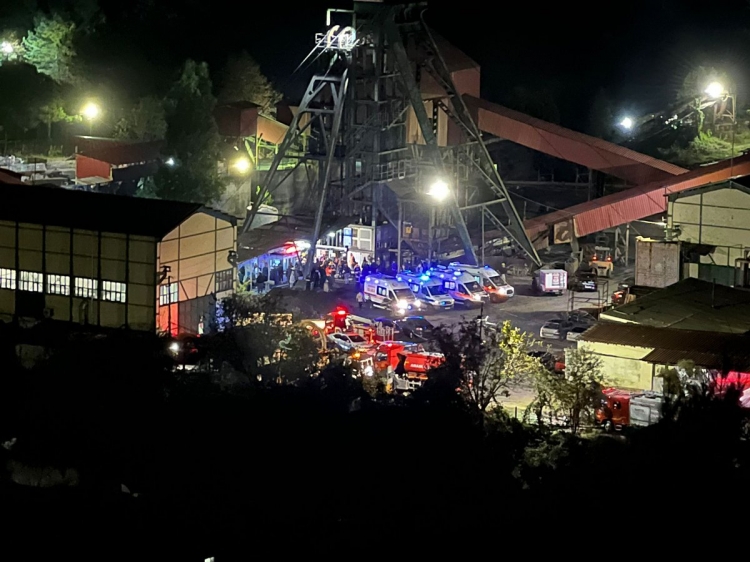 Bartın Amasra'da bir maden ocağında patlama meydana geldi. İçişleri Bakanı Soylu, patlamada 14 kişinin hayatını kaybettiğini duyurdu.
