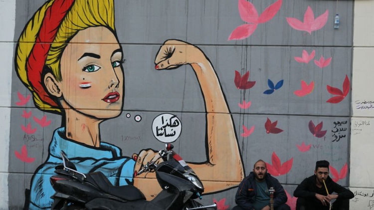 Irak Bağdat’ın protesto üssü olan Tahrir Meydanında Çoğunlukla kadınlar tarafından üretilen sanat eserleri



