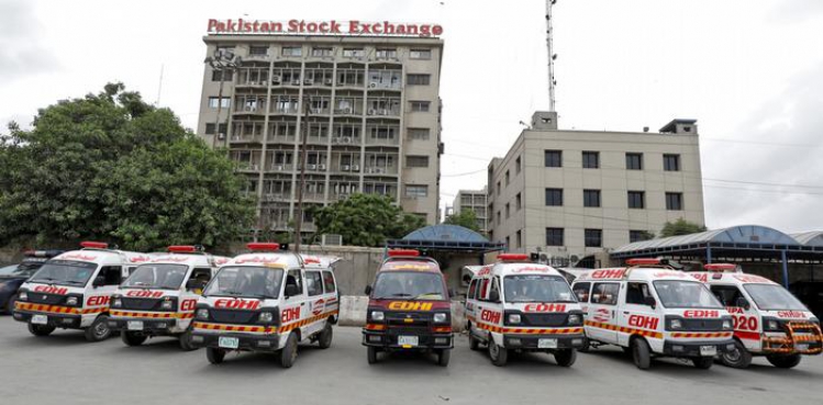 Pakistan'da borsa binasına silahlı saldırı