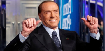 Berlusconi Covid-19'a yakalandı