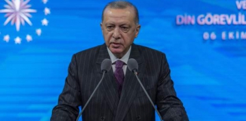 Erdoğan'dan Macron'a: 'Sen kimsin ki, İslam'ın yapılandırılmasından bahsediyorsun?'