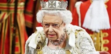 İngiltere'de Kraliçesi Elizabeth aşı oldu