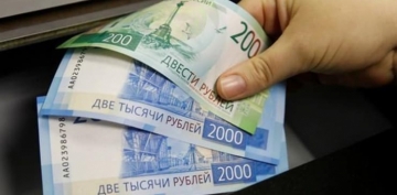 Rus rublesi yara sarıyor