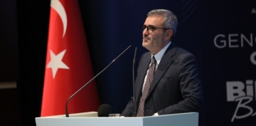 Mahir Ünal, AKP Grup Başkan Vekilliği görevinden istifa etti