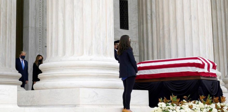Trump cenazede yuhalandı