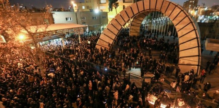 İran'dan Trump'a yanıt: Protestocuları öldürmüyoruz