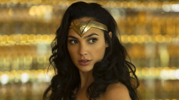 Wonder Woman 1984
Yırtıcı Kuşların ardından bu yıl vizyona girecek olan ikinci DC filmi.

Wonder Woman rolünde Gal Gadot var. Kötü karakter Cheetah'ı ise Kristen Wiig oynuyor.

Filmin konusu hakkında çok fazla bir bilgi yok.

Türkiye'de şimdilik öngörülen vizyona giriş tarihi 5 Haziran 2020.