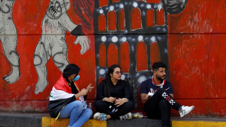 Irak Bağdat’ın protesto üssü olan Tahrir Meydanında Çoğunlukla kadınlar tarafından üretilen sanat eserleri



