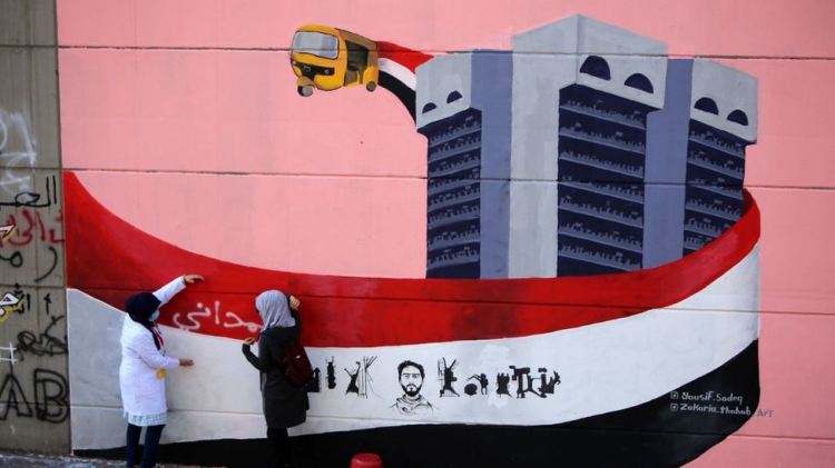 Irak Bağdat’ın protesto üssü olan Tahrir Meydanında Çoğunlukla kadınlar tarafından üretilen sanat eserleri



