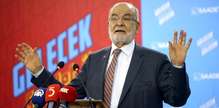 Karamollaoğlu'ndan sağlıkçılara teşekkür