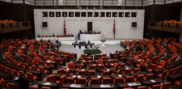 Beş dakika içinde isimlerini sildiler