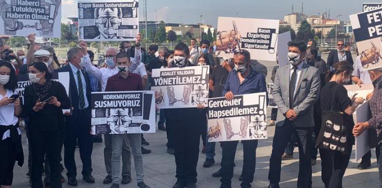 MİT haberi davasında 6 gazeteci hakim karşısında