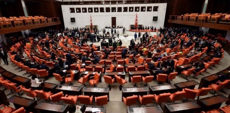 Çoklu baro teklifi Adalet Komisyonu'nda kabul edildi