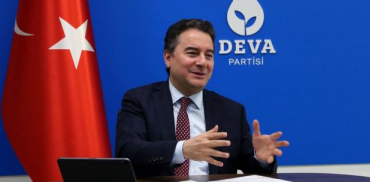 Ayasofya eleştirisi: Hassasiyetlerle desteği korumaya çalışıyor