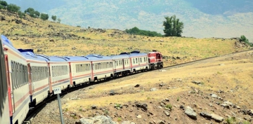İran'la tren seferleri de durduruldu