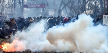 Yunanistan: Sınırı geçmek isteyen 4 bin sığınmacıyı durdurduk