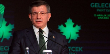 Davutoğlu: Dün FETÖ’nün yaptığını bugün hükümet yapıyor 