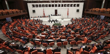 Çoklu baro düzenlemesini yasalaştı