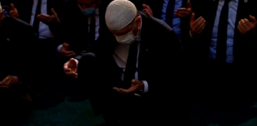 Ayasofya'da ilk namaz kılındı