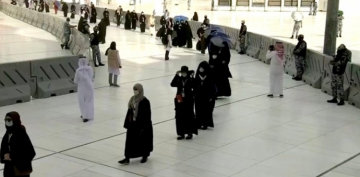 Sosyal mesafeli hac başladı