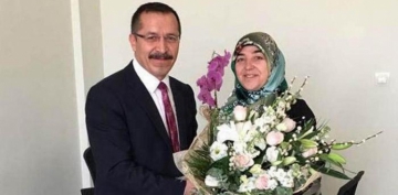 Eşine özel ilan çıkaran rektör görevden uzaklaştırıldı