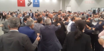 İBB Meclisi'nde kavga çıktı