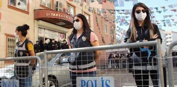HDP Diyarbakır il eşbaşkanları gözaltına alındı