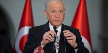 Bahçeli'den Arınç'a: Ağzını kapatsa iyi olacak