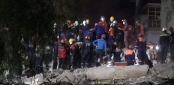 65 saat sonra 3 yaşındaki bir çocuk enkazdan yaralı çıkarıldı