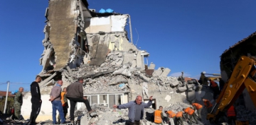 Arnavutluk'taki depremde ölü sayısı 50'ye yükseldi