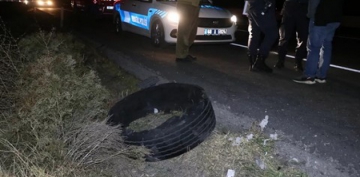 Yola düşen kamyon lastiği can aldı