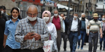 Türkiye'de 256 kişi daha öldü, 17 bin 543 yeni vaka tespit edildi