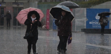 Meteoroloji'den İstanbul için sağanak uyarısı