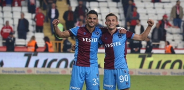 Trabzon, Antalya'yı ilk yarıda devirdi