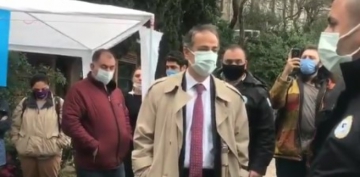 Prof. Dr. Naci İnci'ye öğrencilerden tepki