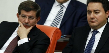 Cem Uzan'dan Davutoğlu ve Babacan'a: Yabancı ajanlarla imzaladığınız belge elimde