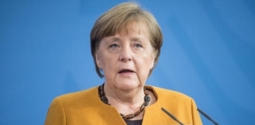 Merkel: Türkiye'den standartlara uymasını bekliyoruz