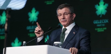 Davutoğlu: Başörtüsüne yasal güvence Altılı Masa’da konuşulmadı