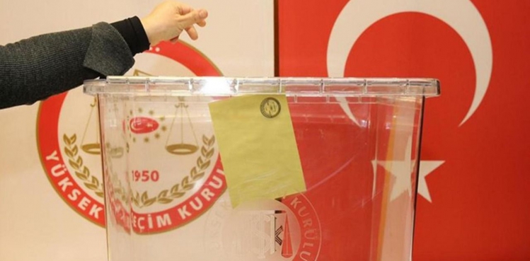 Son seçim anketinde 3 parti barajı aşıyor!