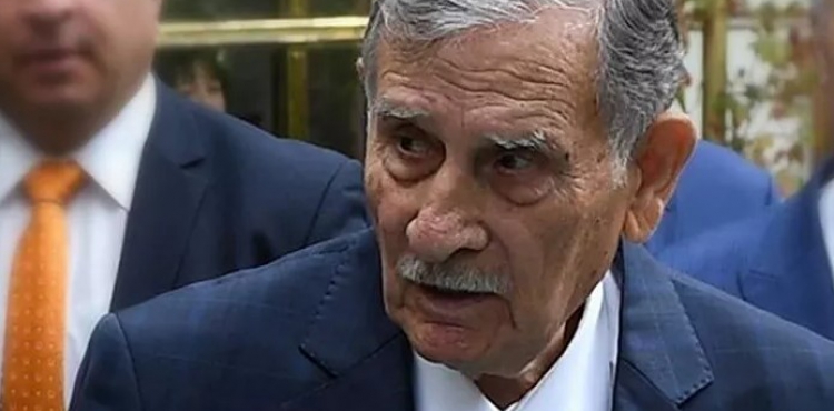 Eski başbakanlardan Yıldırım Akbulut hastaneye kaldırıldı