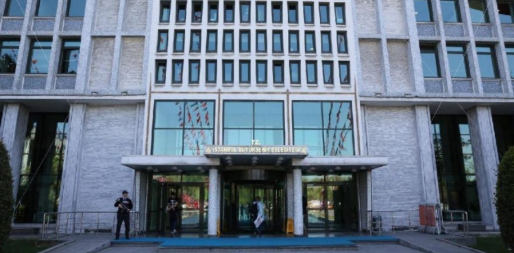 İBB'den 'Kadına Destek Hattı': 4 dilde hizmet verecek
