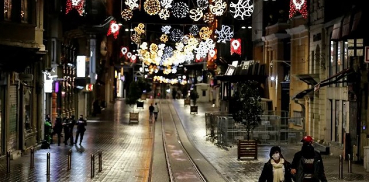 Türkiye genelinde 14 saatlik sokağa çıkma kısıtlaması başladı