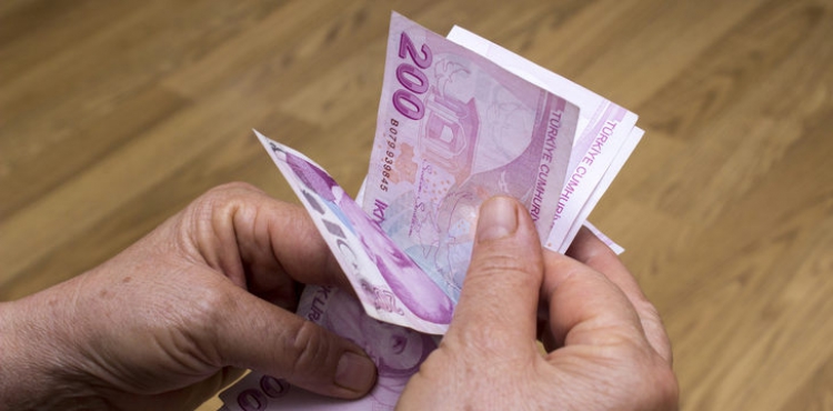 4 kişilik ailenin yoksulluk sınırı 7 bin 353 lira