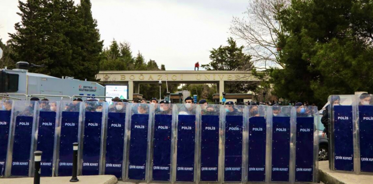 Protestolarda 30 öğrenci için tutuklama talebi