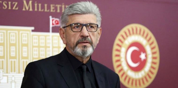 Cihangir İslam CHP'ye katılıyor