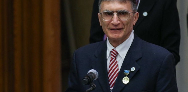 Aziz Sancar Şehir Üniversitesi'nden istifa etti