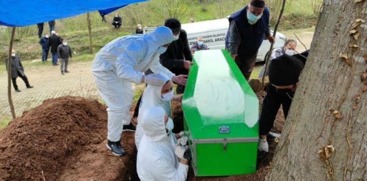 Aynı aileden 5 kişi koronavirüsten hayatını kaybetti