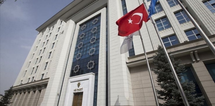 AKP’de olağanüstü toplantı