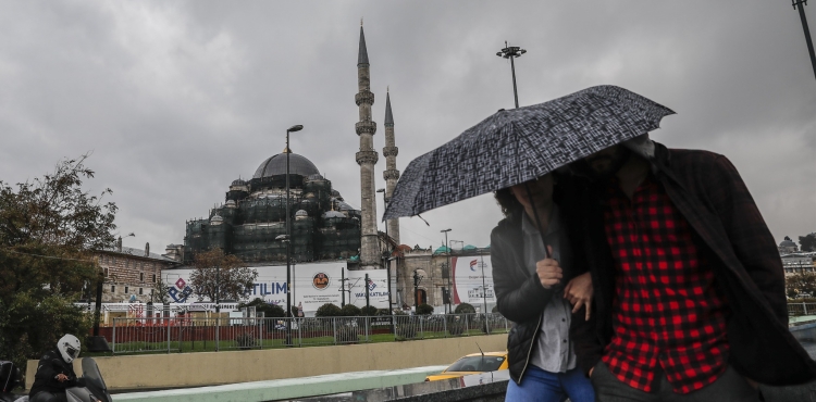 Meteorolojiden fırtına ve sağanak uyarısı