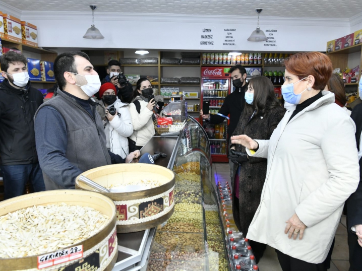 İYİ Parti Genel Başkanı Meral Akşener, Ankara - Kızılcahamam İlçesi esnaf ziyareti